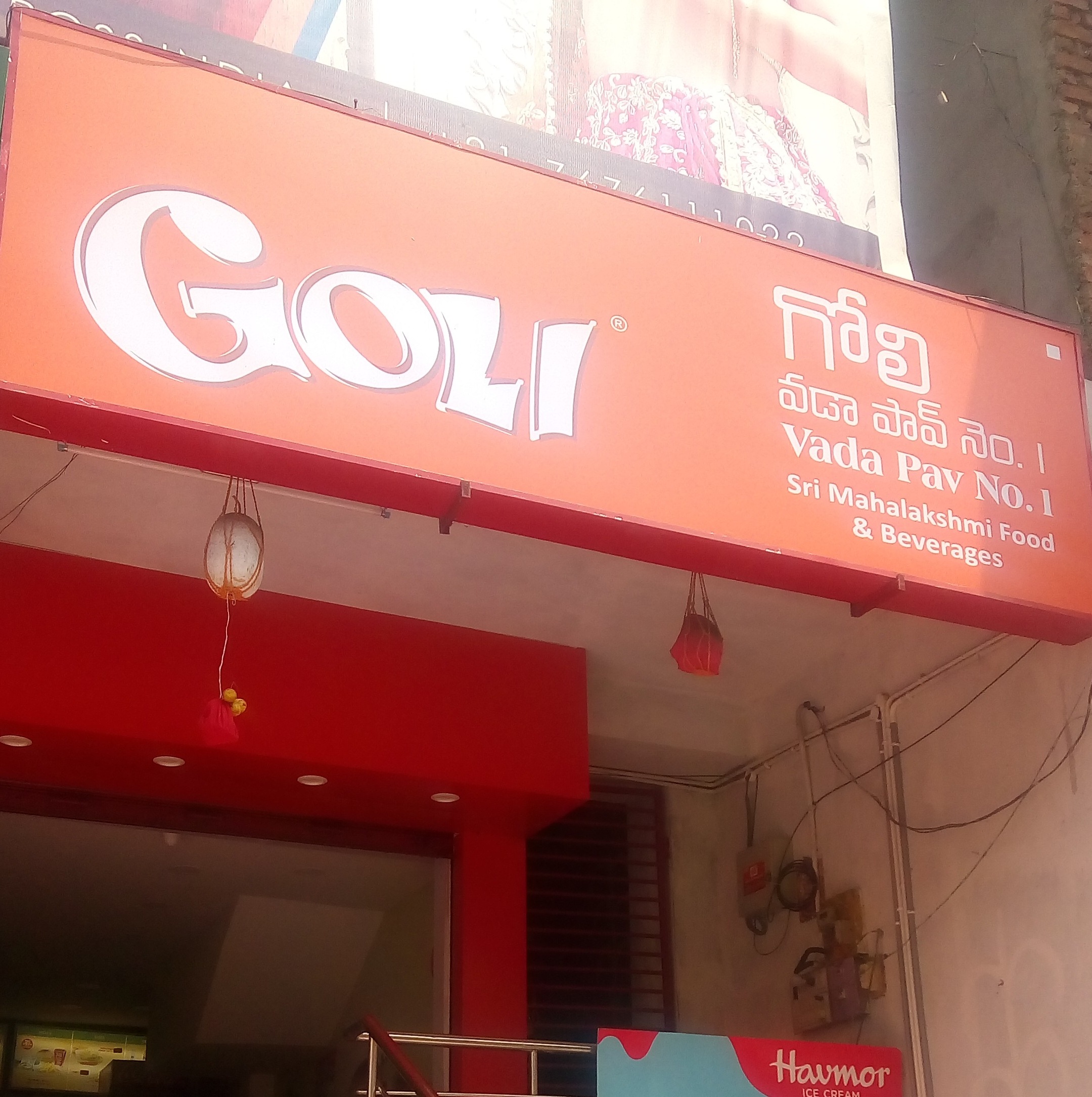 Goli Vada pav